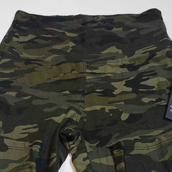 YOGA High Waistband Camo Legging - Picture 6 of 9